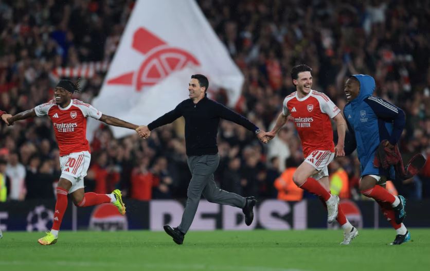 Bối cảnh khiến nội bộ Arsenal dậy sóng bắt nguồn từ áp lực thành tích
