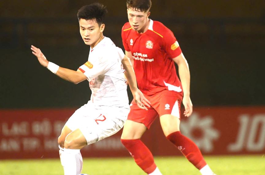 HLV Popov dọa bỏ V-League là một tin hot hiện nay 